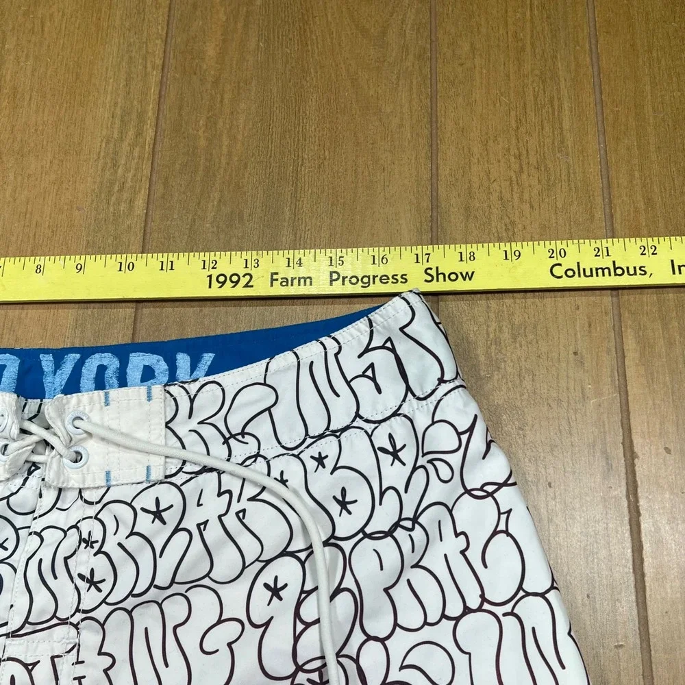 Zoo York Graffiti Board Shorts Mens 36 White Black Print Swim Trunks Skater